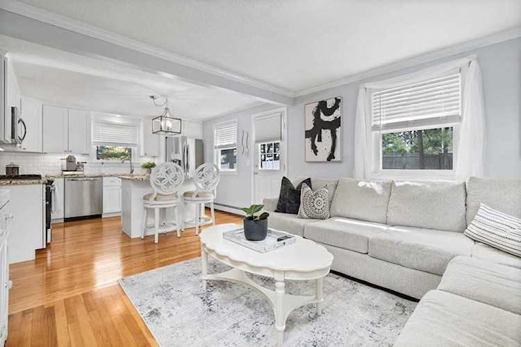 4 Monmouth Chelmsford, MA 01824