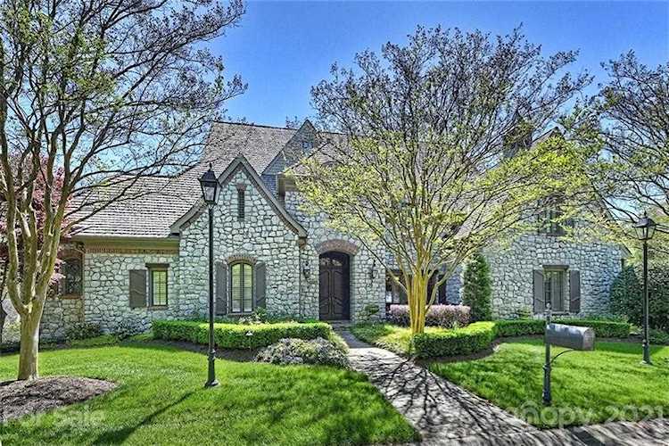 2207 La Maison Dr Charlotte, NC 28226