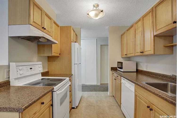 3410 Park St Regina, SK S4V 2M9