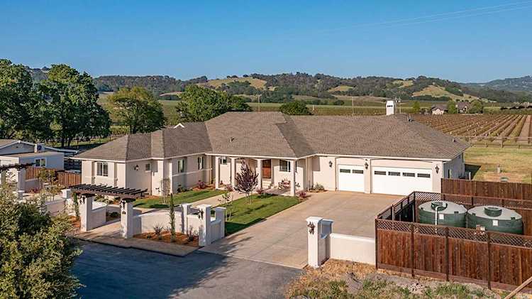 892 Jensen Lane Windsor, CA 95492