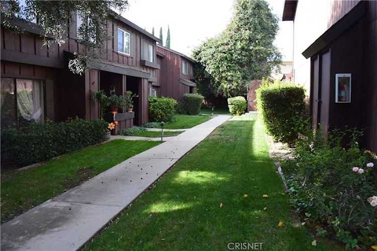 20130 Cohasset St Winnetka, CA 91306