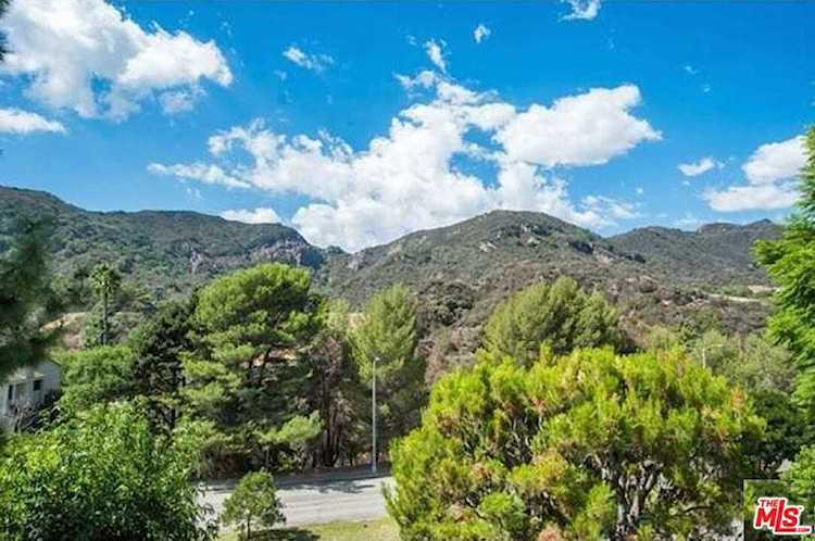 1466 Palisades Dr Pacific Palisades, CA 90272