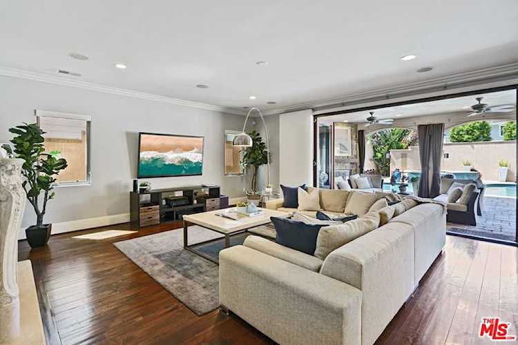 1437 10th St Manhattan Beach, CA 90266