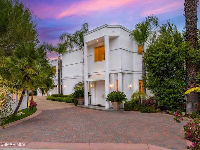 24929 Palmilla Dr Calabasas, CA 91302