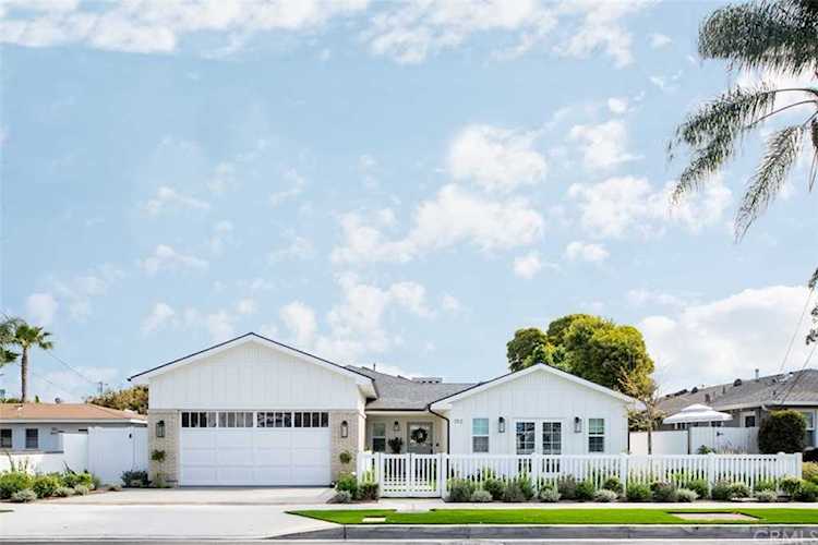 352 E 18th St Costa Mesa, CA 92627