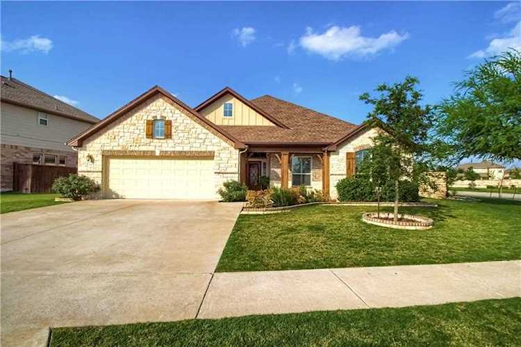 401 Norcia LOOP Liberty Hill, TX 78642