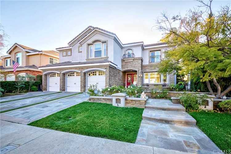 22371 Deerbrook Mission Viejo, CA 92692