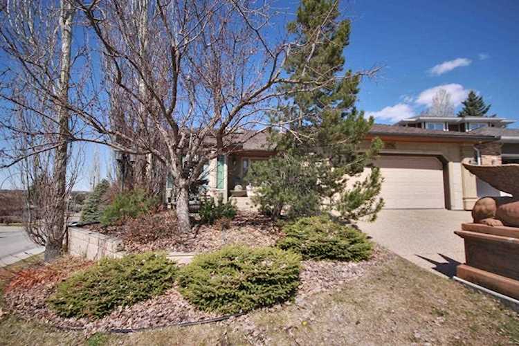 274 Douglas Woods Close SE Calgary, AB T2Z 1Z3