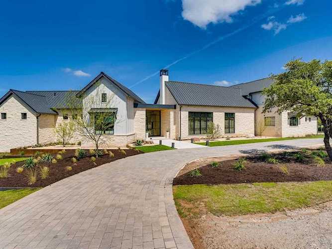 8516 Rollins DR Austin, TX 78738