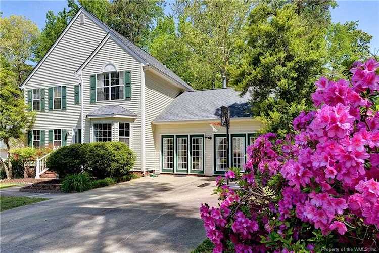302 Sheppard Dr Williamsburg, VA 23185