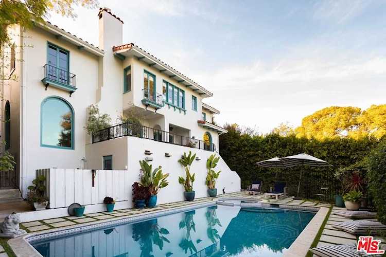 2126 E Live Oak Dr Los Angeles, CA 90068