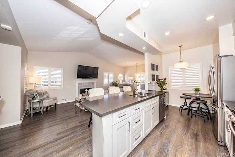 2160 College Ave #A Costa Mesa, CA 92627