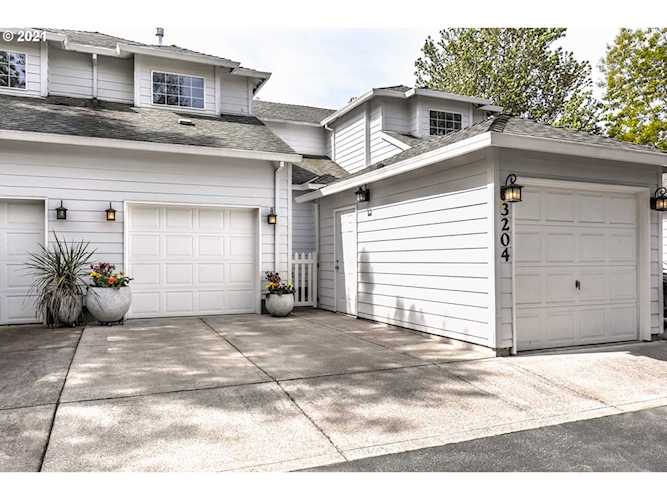 3204 SE Blue Bird Dr Hillsboro, OR 97123