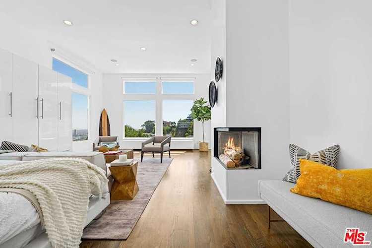 1690 N Crescent Heights Blvd Los Angeles, CA 90069