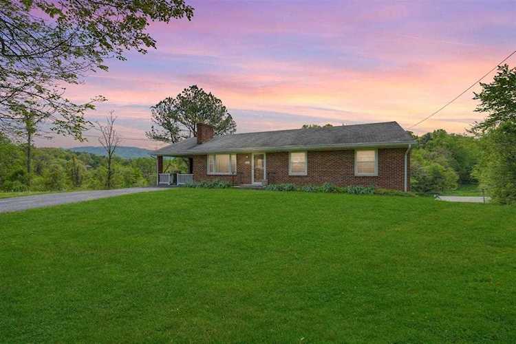2822 Blue Ridge Roanoke, VA 24012
