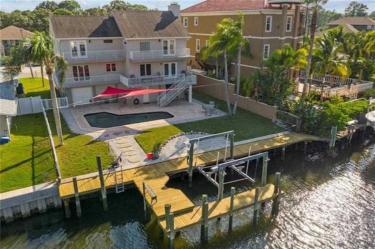 311 Crosswinds Dr Palm Harbor, FL 34683