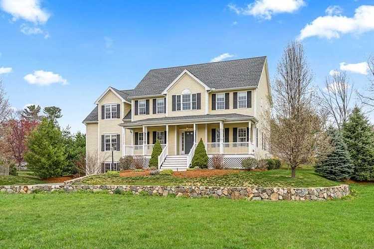 10 Pasture Road Reading, MA 01867