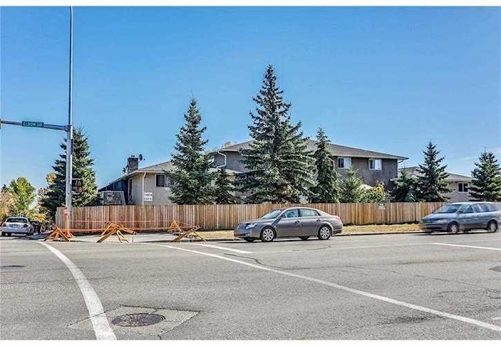 11404 Elbow Dr SW Calgary, AB T2W 2E6