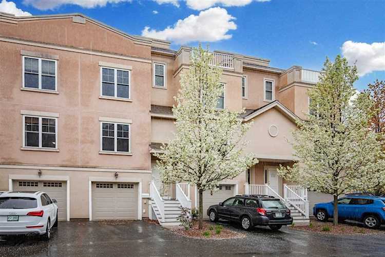 9 Lake St #3 Nashua, NH 03060