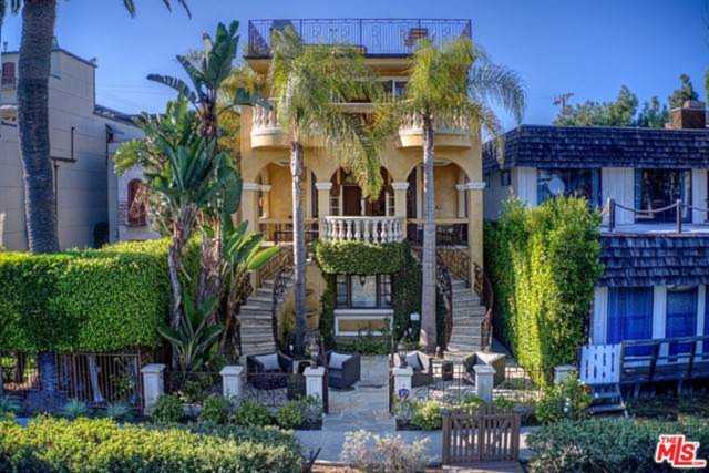 405 Sherman Canal Venice, CA 90291