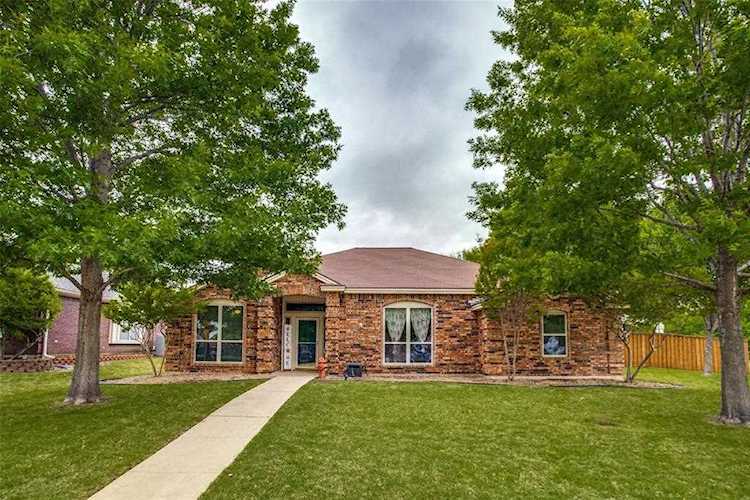 817 Cottonwood Drive Allen, TX 75002