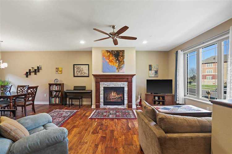 2537 New Town Dr Sun Prairie, WI 53590
