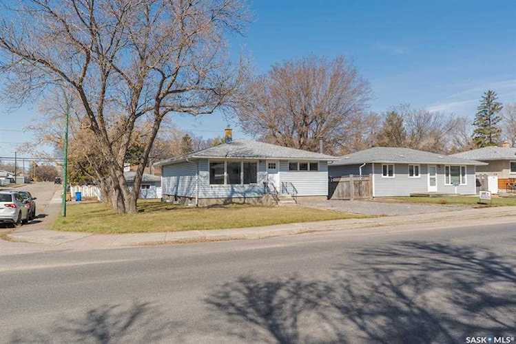 1048 Campbell St Regina, SK S4T 5P4