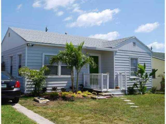 1604 N 13th Avenue Lake Worth, FL 33460