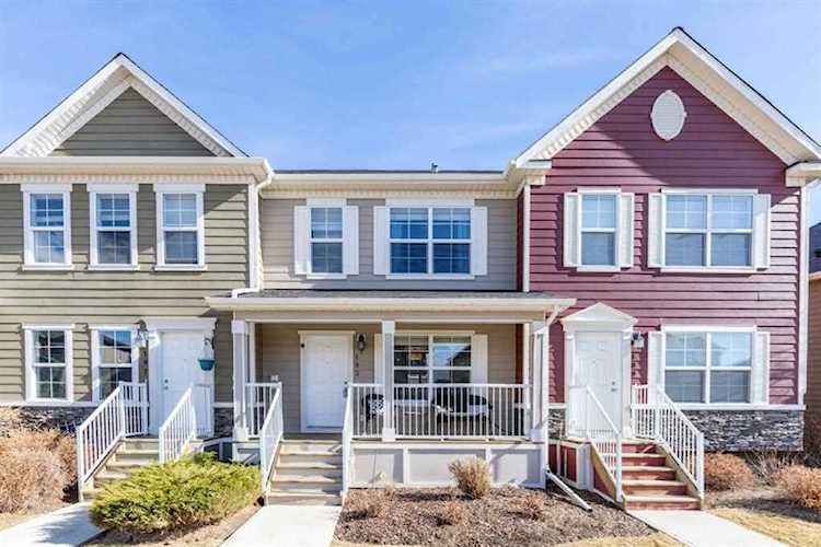 193 Rainbow Falls Manor Chestermere, AB T1X 0M3