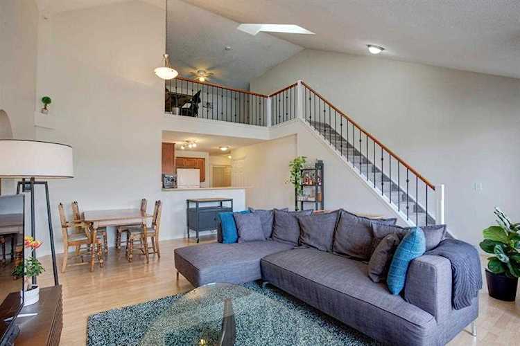 1110 17 St SW #401 Calgary, AB T3C 3X3