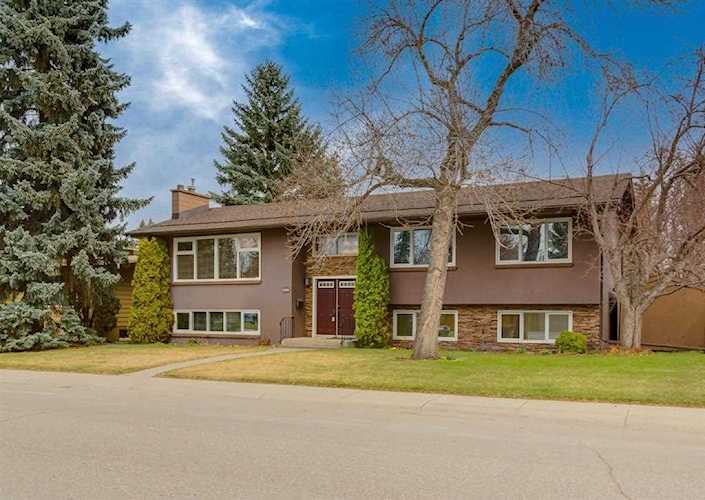 7308 11 St SW Calgary, AB T2V 1N1