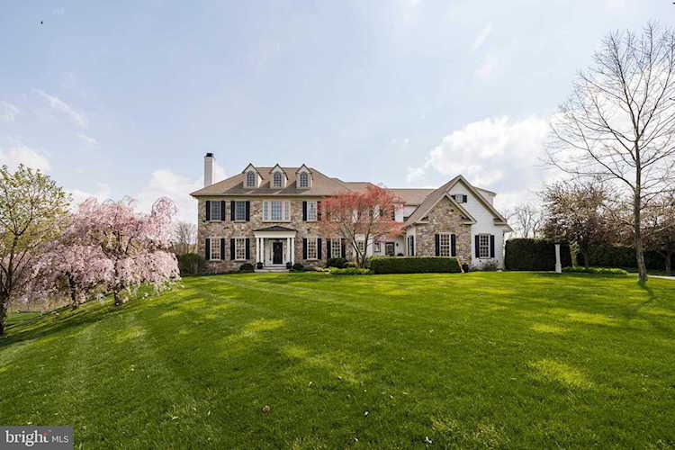 36 Cumberland Dr Downingtown, PA 19335