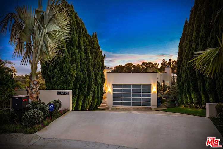 28932 W Beach Ln Malibu, CA 90265