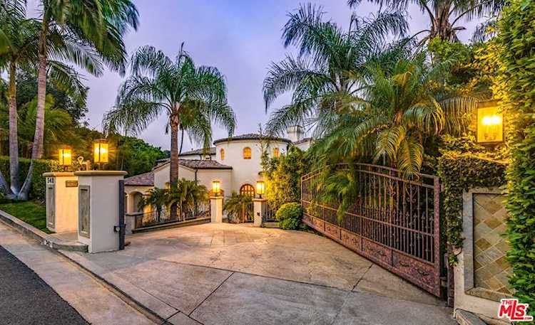 540 Crestline Dr Los Angeles, CA 90049