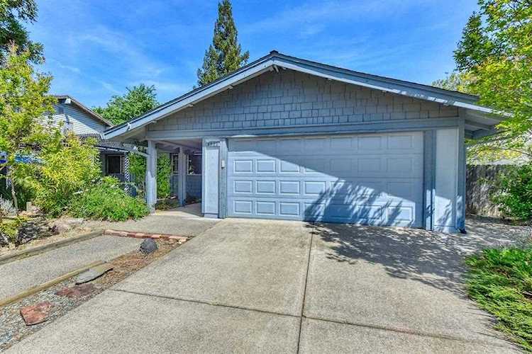 8033 Avalos Way Citrus Heights, CA 95610