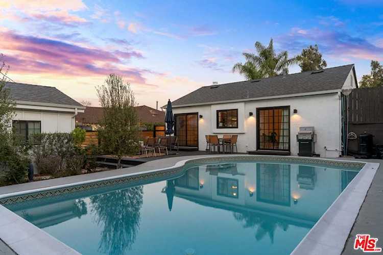 6017 W 76th St Los Angeles, CA 90045