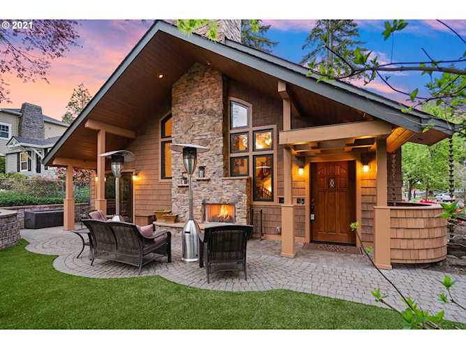 853 D Ave Lake Oswego, OR 97034