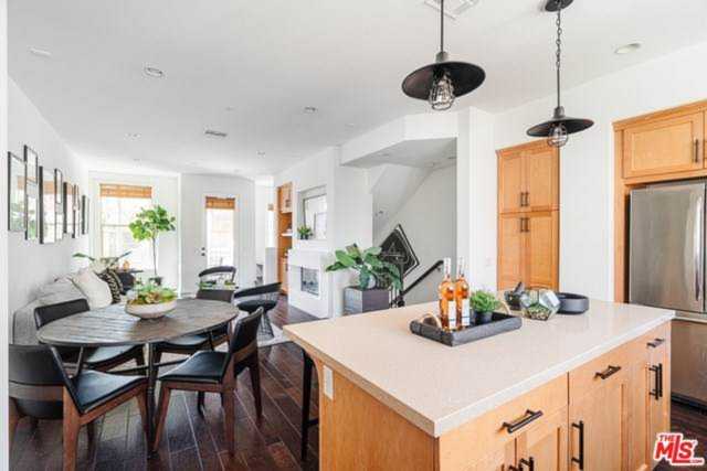 6505 La Mirada Ave Los Angeles, CA 90038