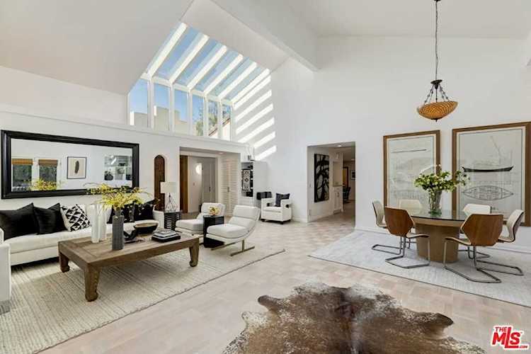 956 Kagawa St Pacific Palisades, CA 90272