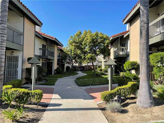 6111 Orange Ave #9 Cypress, CA 90630