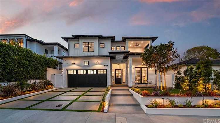 1137 6th St Manhattan Beach, CA 90266