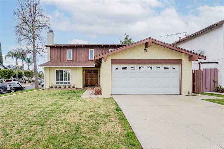 8121 Quakertown Ave Winnetka, CA 91306