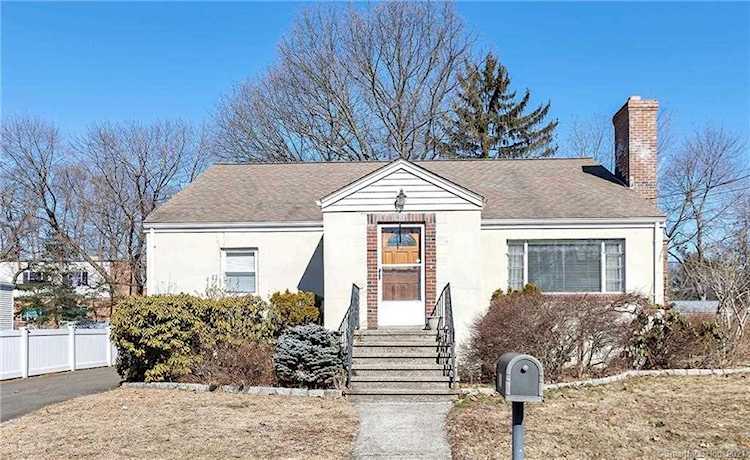 86 Edgemoor Road Bridgeport, CT 06606