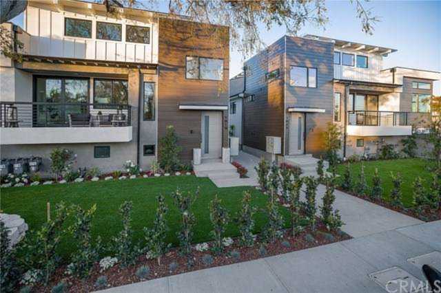 1821 11th Manhattan Beach, CA 90266
