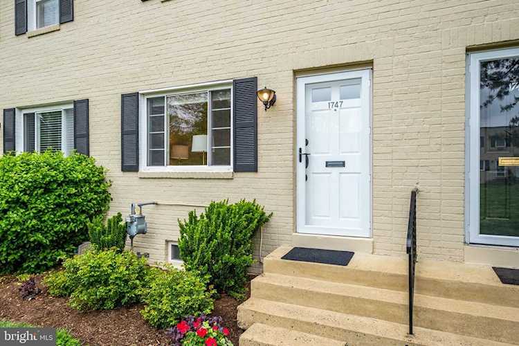 1747 Cliff St Alexandria, VA 22301