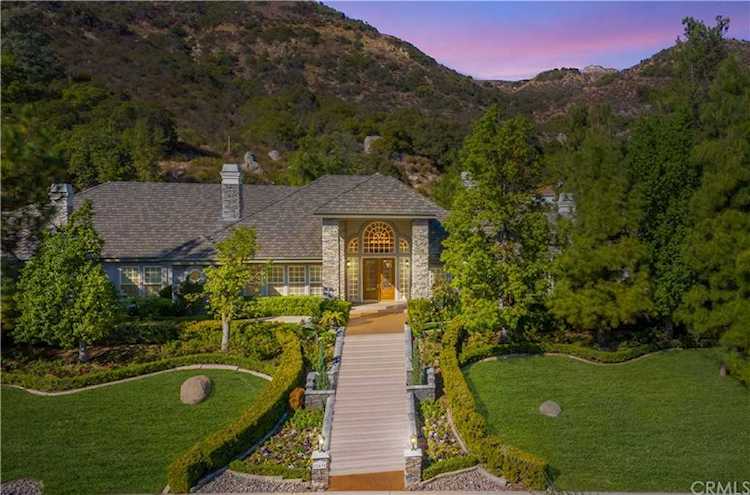 22438 N Bear Creek Dr Murrieta, CA 92562