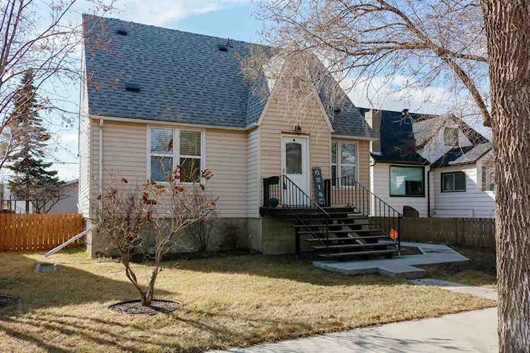 6214 106 Street Edmonton, AB T6H 2V2