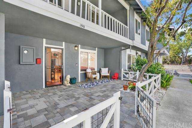 190 Yorktown Ln Costa Mesa, CA 92626