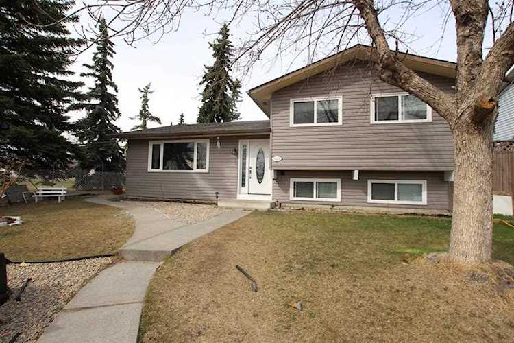 5304 5 Ave SE Calgary, AB T2A 4E3
