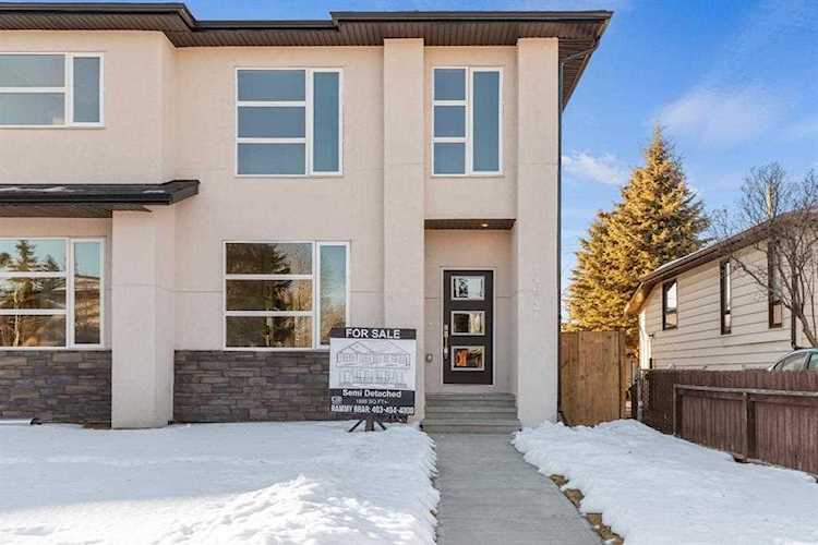4647 84 St NW Calgary, AB T3B 2R4